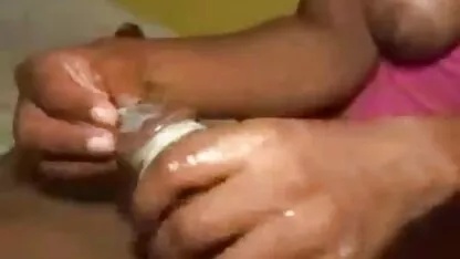 カメラの前の男は情熱的に脂肪鶏と口の中で彼のガールフレンドをファックします えろ 動画 鈴木 一徹