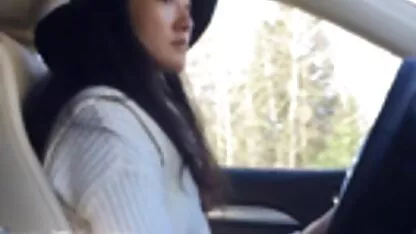 男は母親の膣を弄られ舐められ、車の後部座席でフェラをしてしまった 鈴木 一徹 えろ 動画