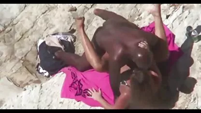 親愛なるスキニー アダルト 動画 鈴木 一徹 fucks hahalaのソファ