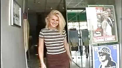 バイブを持つ美しい女の子 一徹 せっくす