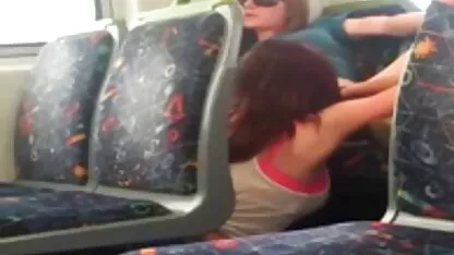 Tattooed男吹いてa黒女の子とともにa大きなお尻によってザプール 鈴木 一徹 えろ 動画