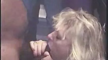 性別と金髪のバスルーム 一徹 クンニ 動画