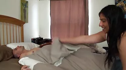 個人的に膣を撫で白いケシにスキニーブロンド 女性 av 一徹