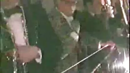 二つのブロンドと相互に満足のいくブルネットと脂肪の男のソファ アダルト 動画 一徹