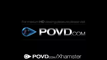 人々は朝に愛を作る大きなベッドの中で二つの若い美しい牛 鈴木 一徹 セックス 画像