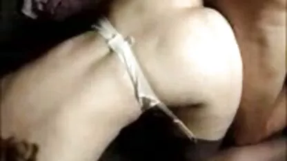 黄色のストッキングでスキニーの女の子はblowjobを与え、プールの端に両方のトランクで彼女の性交を可能にします 鈴木 一徹 エッチ 画像