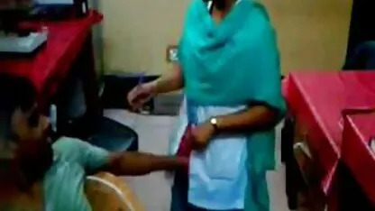 アレクシス-ロヴ 女性 av 一徹